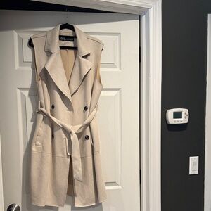 Zara Light Tan Sleeveless Vest